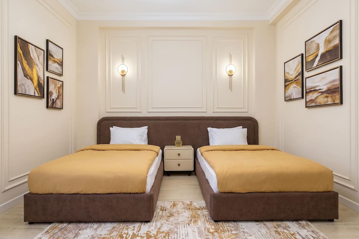 Superior Twin Room With Balcony | Hypo-allergenic bedding available, desk, WiFi (free), bed sheets