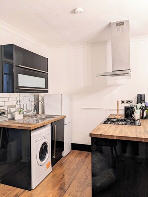 Fridge, microwave, oven, stovetop - Paddington REN (London)