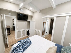 2 habitaciones, tabla de planchar con plancha, wifi y ropa de cama 