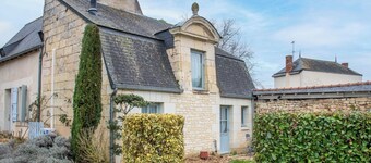 Le Petit Pavillon, located in the heart of the Anjou vineyards between Angers and Saumur