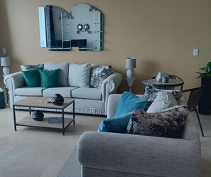 Smart TV, foosball, table tennis, stereo - Stay 4+ Nights = COMPLIMENTARY 1 Night FREE & Future Vacay for 2 Adults!!!² (Nueva Gorgona)