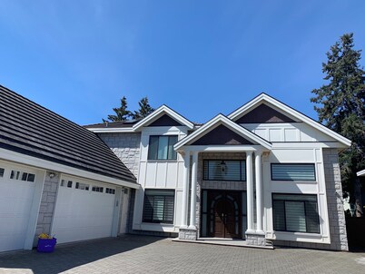 Cozy&Private Suite in Richmond with Separate entrance and parking spot 