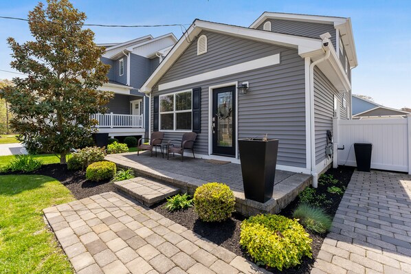 Exterior - Bayside Heated Salt Water Pool & Hot Tub Oasis (Cape May)