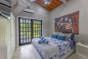 3 عدّة غرف نوم ومكتب وواي فاي مجانًا وملاءات أسرّة