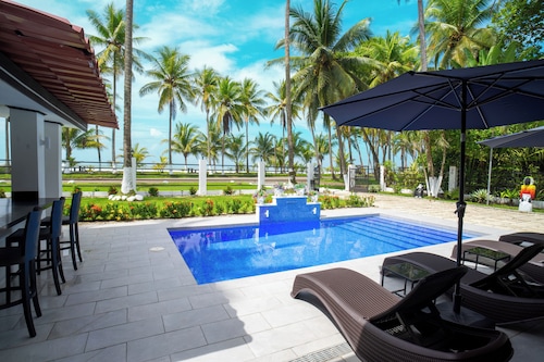 Spectacular Beachfront home with Private Pool - Secluded beach