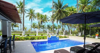 Spectacular Beachfront home with Private Pool - Secluded beach