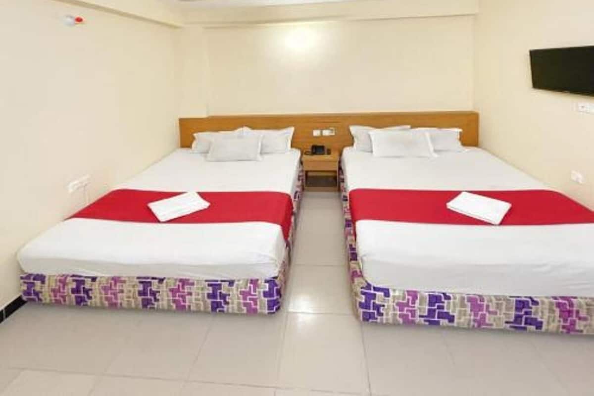 Chambre Double ou avec lits jumeaux, vue ville | Wi-Fi gratuit