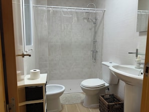 Hair dryer, bidet, towels, soap - Studio in the center of Malaga (Málaga)