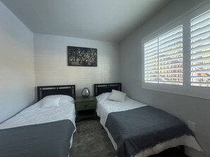 3 bedrooms, in-room safe, iron/ironing board, free WiFi