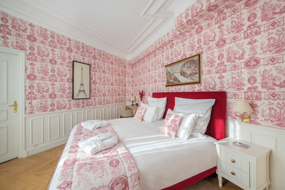Appartement luxe, balcon, vue ville | 埃及棉床單、高級寢具、房內夾萬、遮光窗簾/窗簾