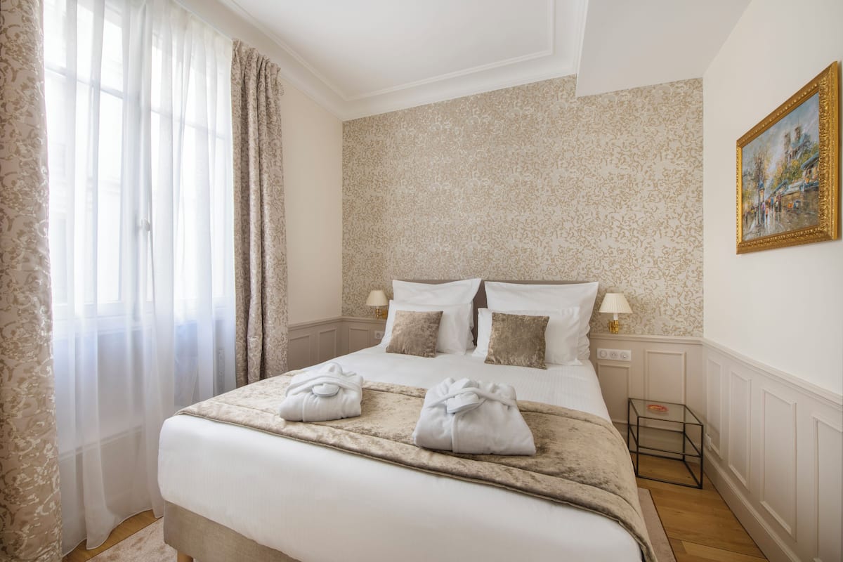 Luxury Apartment, Courtyard View | 1 bilik tidur, cadar kapas Mesir, peralatan tempat tidur premium