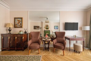 Deluxe Studio Suite (JADE) - LE BEAU MARAIS (Paris)