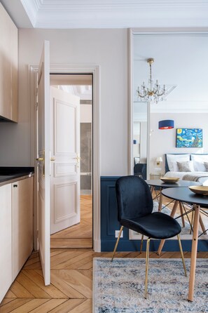 Suite Studio de luxe | Living area - LE BEAU MARAIS (Paris)