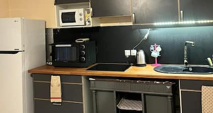 Quiet apartment in Raismes, free parking and wifi. Spa sauna at extra charge