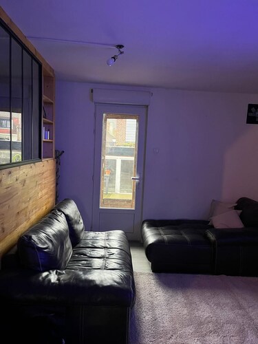 Appartement calme a Raismes  parking et wifi gratuits. Spa sauna avec supplément