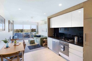 Interior - Lake View Apartment - Overlooking Albert Park! (Melbourne)