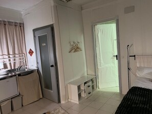 1 bedroom, free WiFi, bed sheets - Loft apartment in fantastic Sabadell with WiFi (Sabadell)