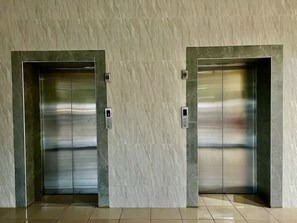 Interior - Extra Large Three Bedroom Suite With Best Views in Arusha City (Arusha)