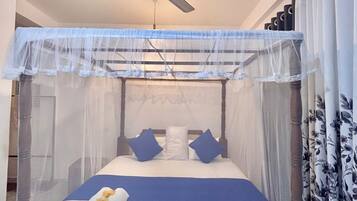 2 quartos, cofres nos quartos, ferros/tábuas de passar roupa