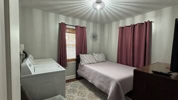 2 bedrooms, iron/ironing board, WiFi, bed sheets