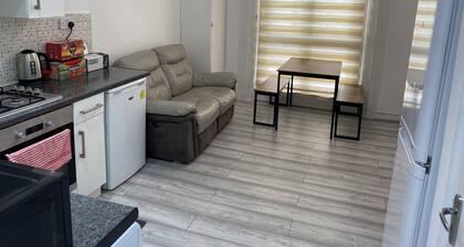 Flat next to Westfield shopping centre