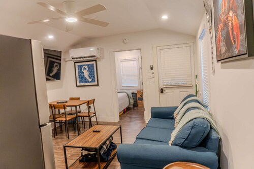 Blue Lobster Cottage in brilliant  Acadia with AC, WiFi