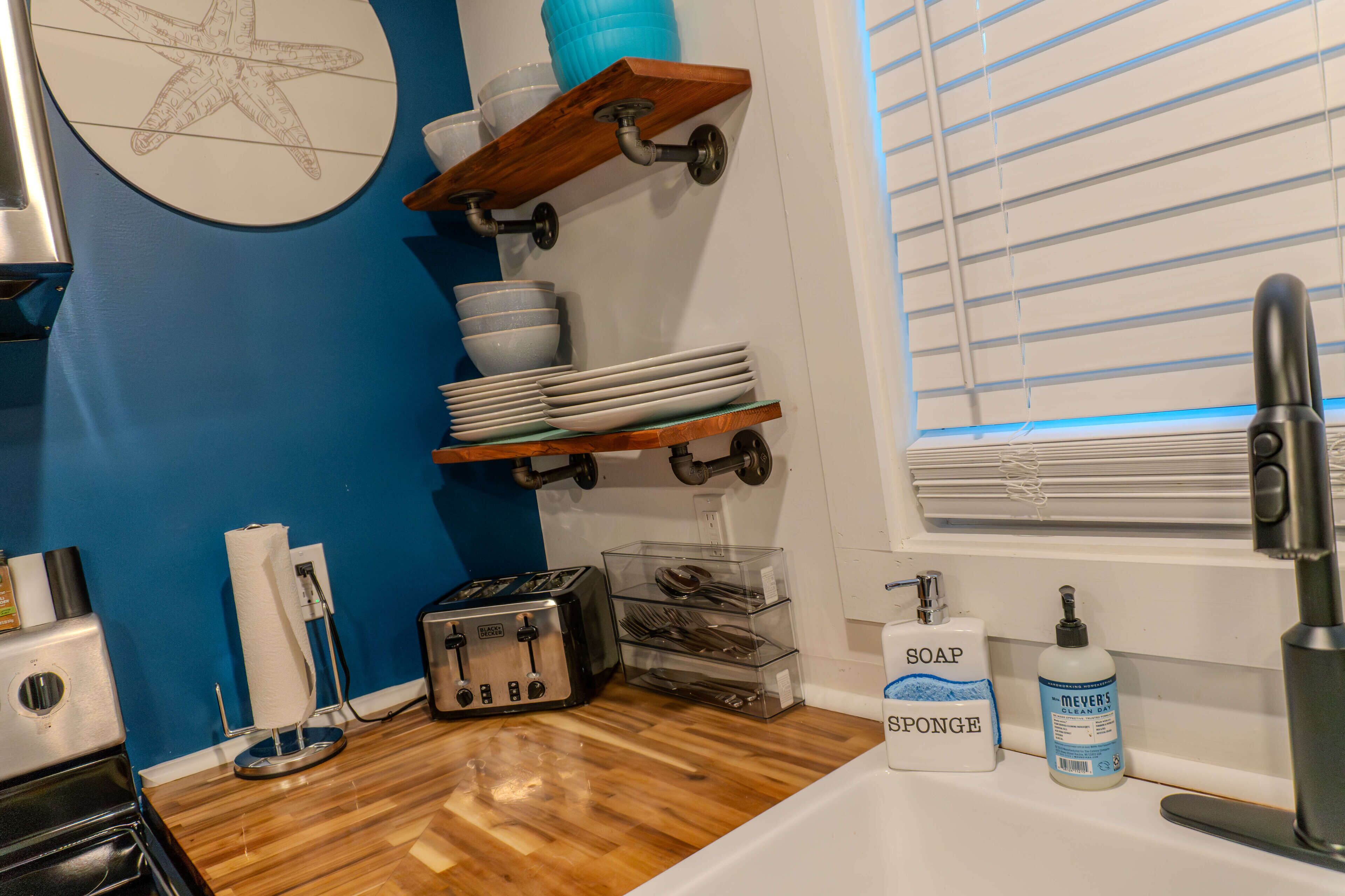 雪櫃、微波爐、焗爐、爐具