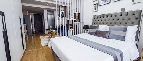 1 habitación, tabla de planchar con plancha, wifi y ropa de cama