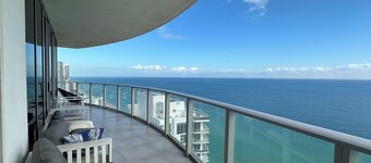 Beach front Condo with Resort Amenities