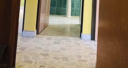 Cozy house in tranquil La Paz with AC, WiFi, boiler, full kitchen, 2 friedge,