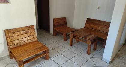 Cozy house in tranquil La Paz with AC, WiFi, boiler, full kitchen, 2 friedge,