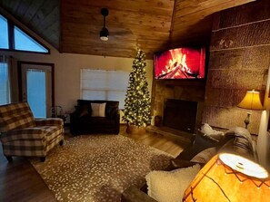 Smart-TV, Kamin, Videospiele