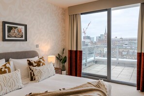 Deluxe Penthouse, City View | Individually decorated, laptop workspace, free WiFi, bed sheets - Your Apartment I King's Cross (London)