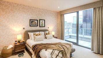 Luxury Penthouse, City View | Individually decorated, laptop workspace, free WiFi, bed sheets