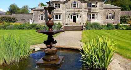 Rochester Suite in 17th century Orton Hall