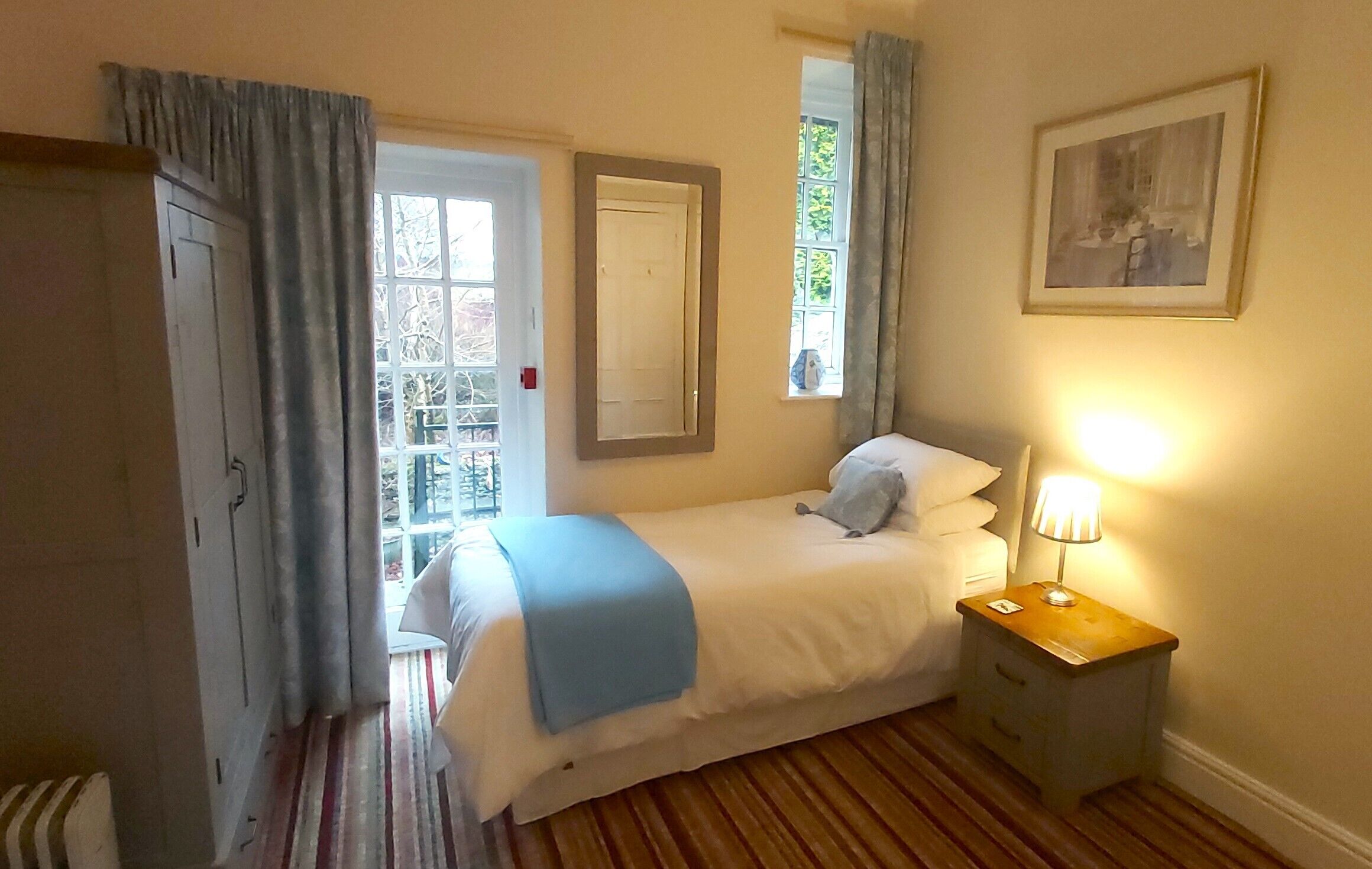 2 bedrooms, iron/ironing board, travel cot, free WiFi