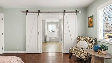 4 chambres, fer et planche à repasser, lit parapluie, Wi-Fi gratuit