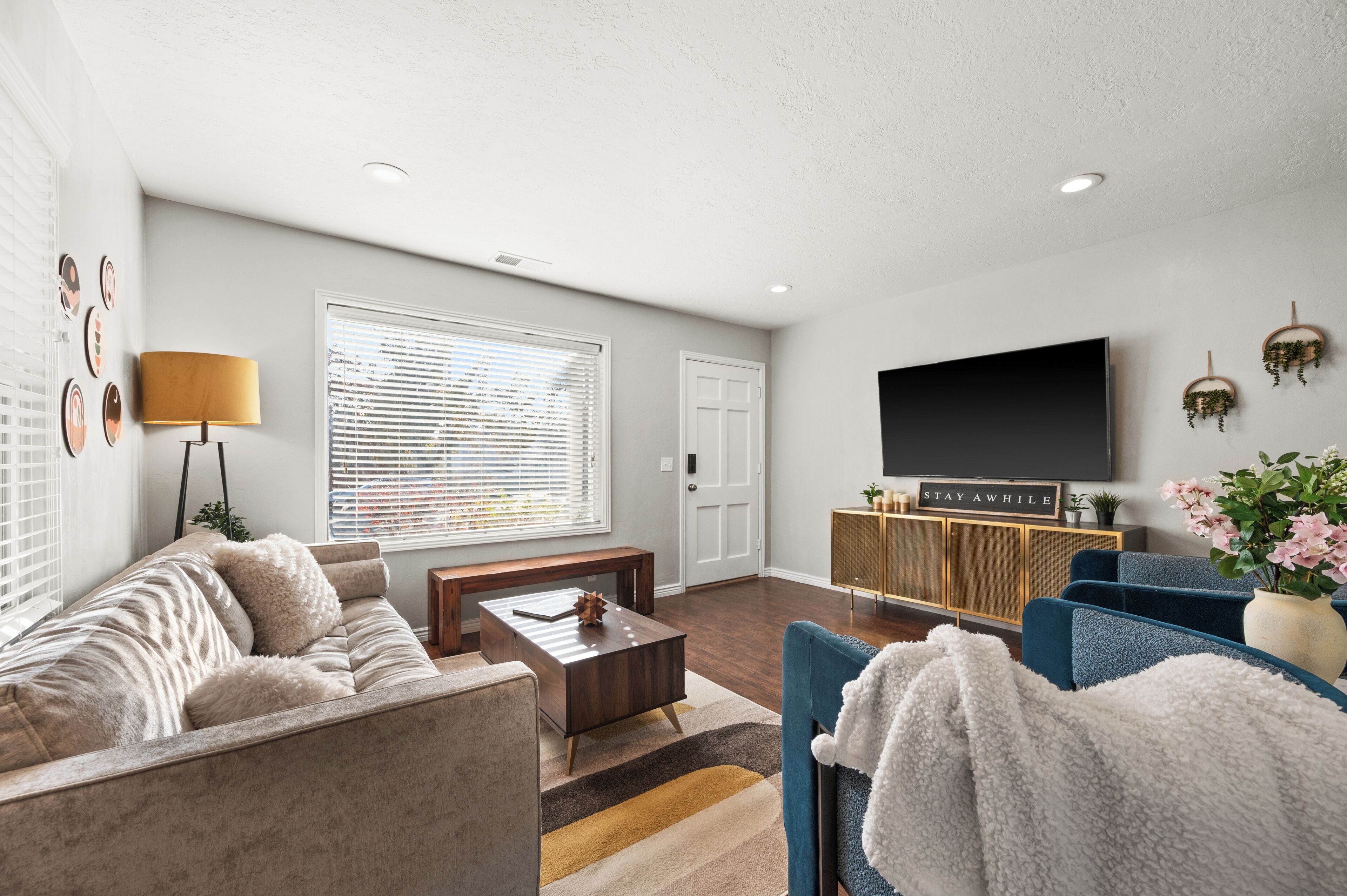 Smart TV, fireplace, foosball, books