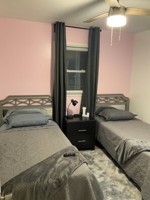 5 chambres, fer et planche à repasser, lit parapluie, Wi-Fi gratuit