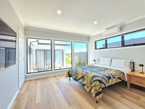 4 Schlafzimmer, Bügeleisen/Bügelbrett, Bettwäsche