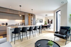 Interior - Historic Charm Overlooking Parc Lafontaine! (Montréal)