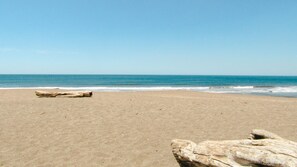 Beach - Hotel Y Restaurante La Ola Azul - Las Peñitas Beach (León)