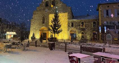 CHALET " FORMI-LODGE " Neuf et Ultra-Confort à FormiguÚres, Pyrénées Orientales