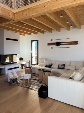 TV, peis, videospill og DVD-spiller