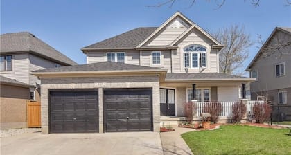 Spacious 5 Bedroom Home in Cambridge