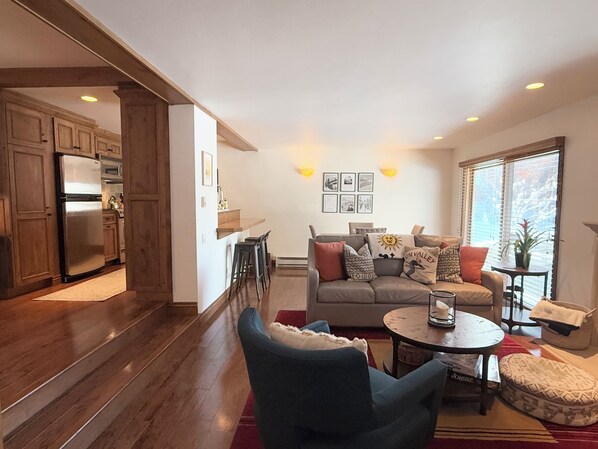 Smart TV, fireplace, table tennis