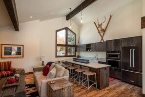 Smart TV, fireplace, table tennis