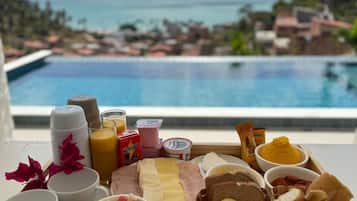 Free daily cooked-to-order breakfast