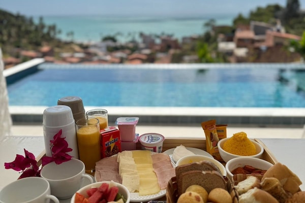 Café da manhã feito na hora grátis todos os dias