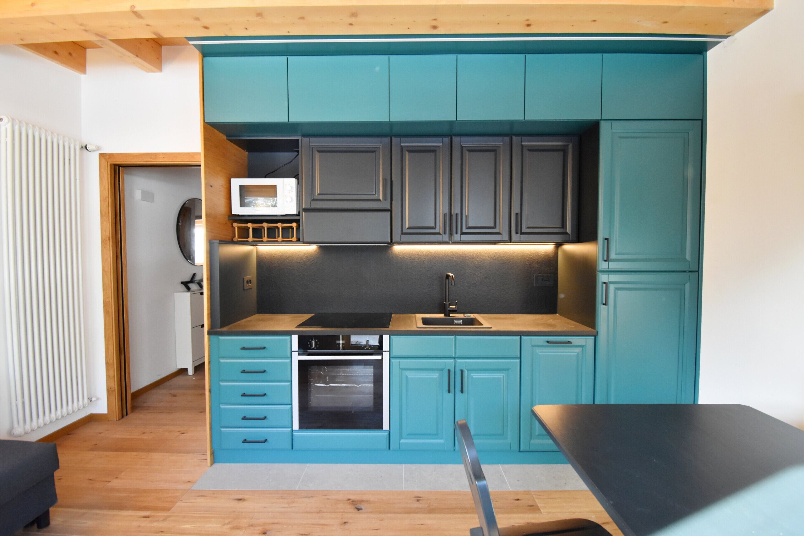 Kühlschrank, Mikrowelle, Ofen, Geschirrspüler